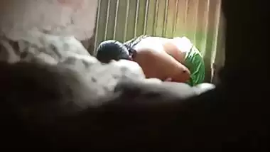 Village babhi bathing caught by voyeur viral MMS