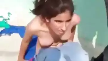 People catch a young couple fucking in desi sex MMS