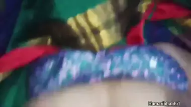 Indian desi bhabhi sex in green saree.