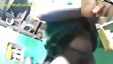 Seminude boobs navel show on whatsapp call with...