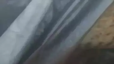 Horny man fucks a desi randi in a plastic hut on the road