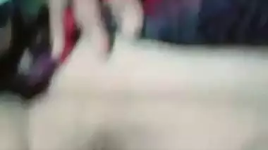 Chut ki video – Desi hottie showing yoni