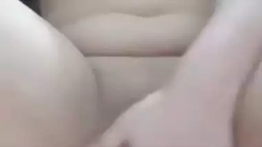 Sexy Dhaka babe records her masturbation MMS