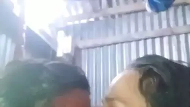 Dhaka guy boob presses and kisses in desi x video