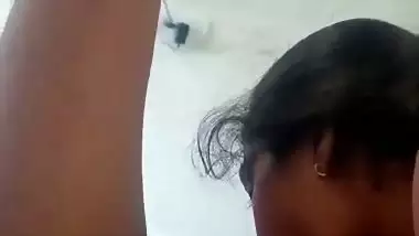 Lover makes his GF suck his dick in the Tamil sex video