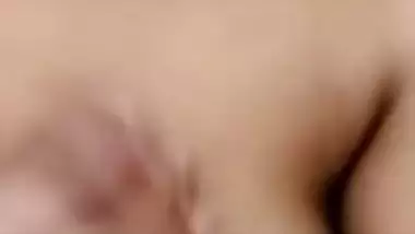 Horny Indian bitch rubbing chut in bathroom video