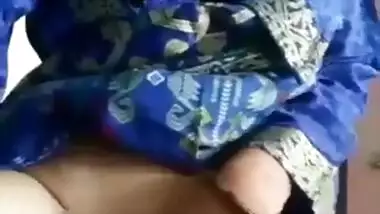 Desi cute girl fing her hot pussy