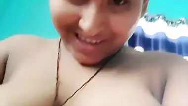 Chubby Bengali girl naked boob licking viral xxx