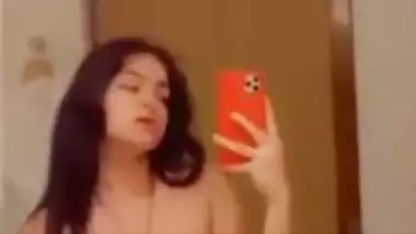 Sexy GF nude pics and viral nude videos spread