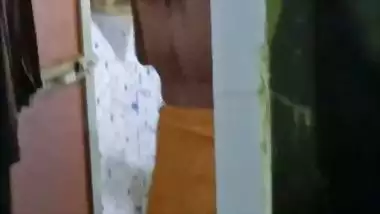 Bhabhi removing blouse and viral boobs show caught