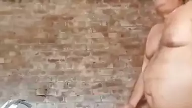 Old man fucks his wife hard in the desi xxx video