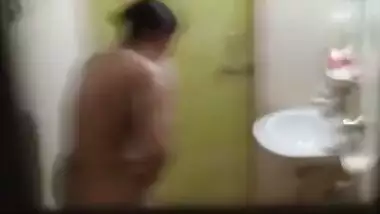 Desi Bhabhi Bathing record