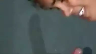 A village lady’s Tamil blowjob makes her man cum