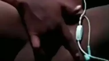 Indian girl fingering pussy – Desi leaks