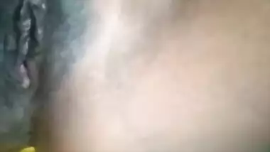 Horny bhabhi black pussy showing viral clip