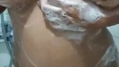 My Indian girl friend bathing - Tamil girl Divya