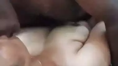 Man fucks his fair neighbor’s pussy in the desi sex video