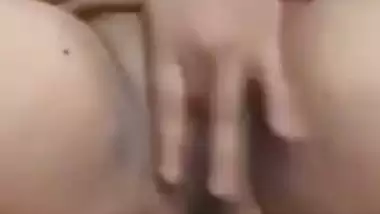 Chubby wife fingering pussy with viral video call chat