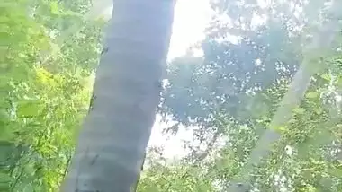 Desi cheap village randi in forest sucking dick of client